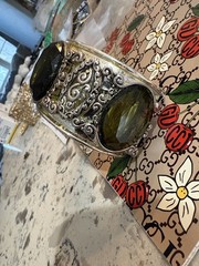 Vtg Silver Tone Hinged Bangle Bracelet Green Faceted Crystal Oval Etched Band