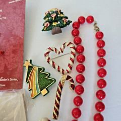 Lot of 22 Mixed Vintage Christmas Costume Jewelry 1990’s to Early 2000’s