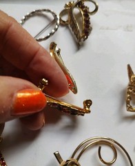 Odd Lot Of 14 Brooches Unbranded Some Vintage