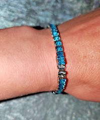 LES BERNARD Vintage Aqua Marine Rinestone Tennis Bracelet Collectable