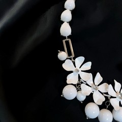 Vintage White Milk Glass Floral Necklace Enamel Cha Cha Rhinestone 16″-22.5″