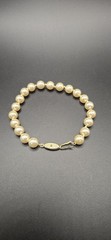 VTG FAUX PEARL STRAND BRACELET 7″ Beautiful Gold Tone Clip