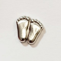 Vintage 1979 V. Evers Precious Baby Feet Metal Collectible Lapel Pin