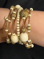 VINTAGE 1950’s Midcentury Beaded Memory Wire Wrap Bracelets Off White & Gold