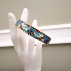 Metropolitan Museum of Art bracelet William Morris Strawberry Thief gold plated