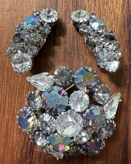 VTG Karu Rhinestone Purple Clear Demi Pasture Set Clip On Earrings Brooch Pin