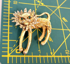 Vintage Fierce Green Eyed Lion Cat Brooch Pin Mane w/Rhinestones G.T. ~Unbranded