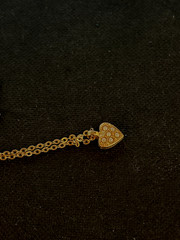 vintage Avon faux pearl Heart Pendant necklace, gold tone (17 inch)
