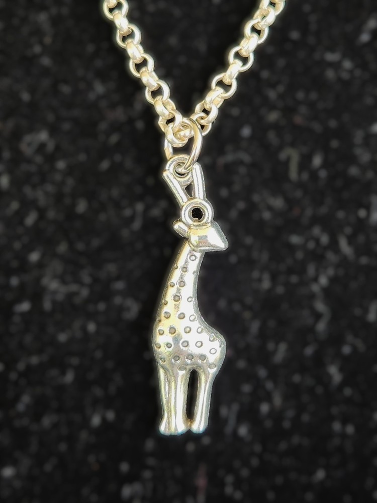 UNUSUAL Vintage GIRAFFE Pendant Necklace 16″ Africa safari – p1108