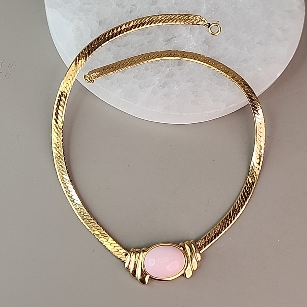 Vintage Trifari Necklace Pink Pendant Gold Tone Herringbone Chain 16.5″
