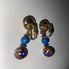 Vintage Gold Tone And Floral Bead Dangle Drop Earrings Clip On Retro Costume