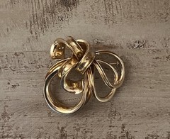 Vintage Love Knot Bow Ribbon Twist Gold Tone Brooch Pin