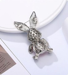 Rhinestone Moving Rabbit Brooch Pin for Women Girls Fashion Crystal Enamel Lo…