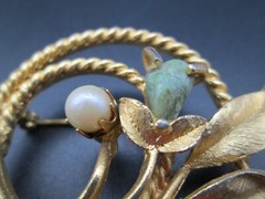 Vintage SARAH COVENTRY “Jade Garden” Floral Brooch Jade Stone Cultured Pearl