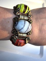 Vintage Chunky Swirl Art Glass Cabochon Link Bracelet Brass Retro 1950s Dungeon