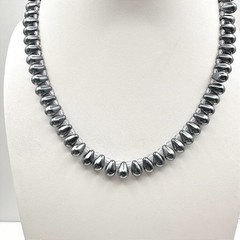 Vintage 80s 90s Elegant Silver Tone Teardrop Pearl-Style Beaded Necklace Jewelry