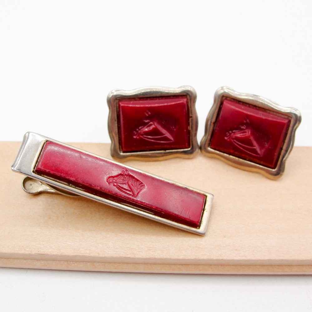 Vintage Silver Tone Red Lucite Horse Head Cufflinks Tie Bar Clip Set Equestrian