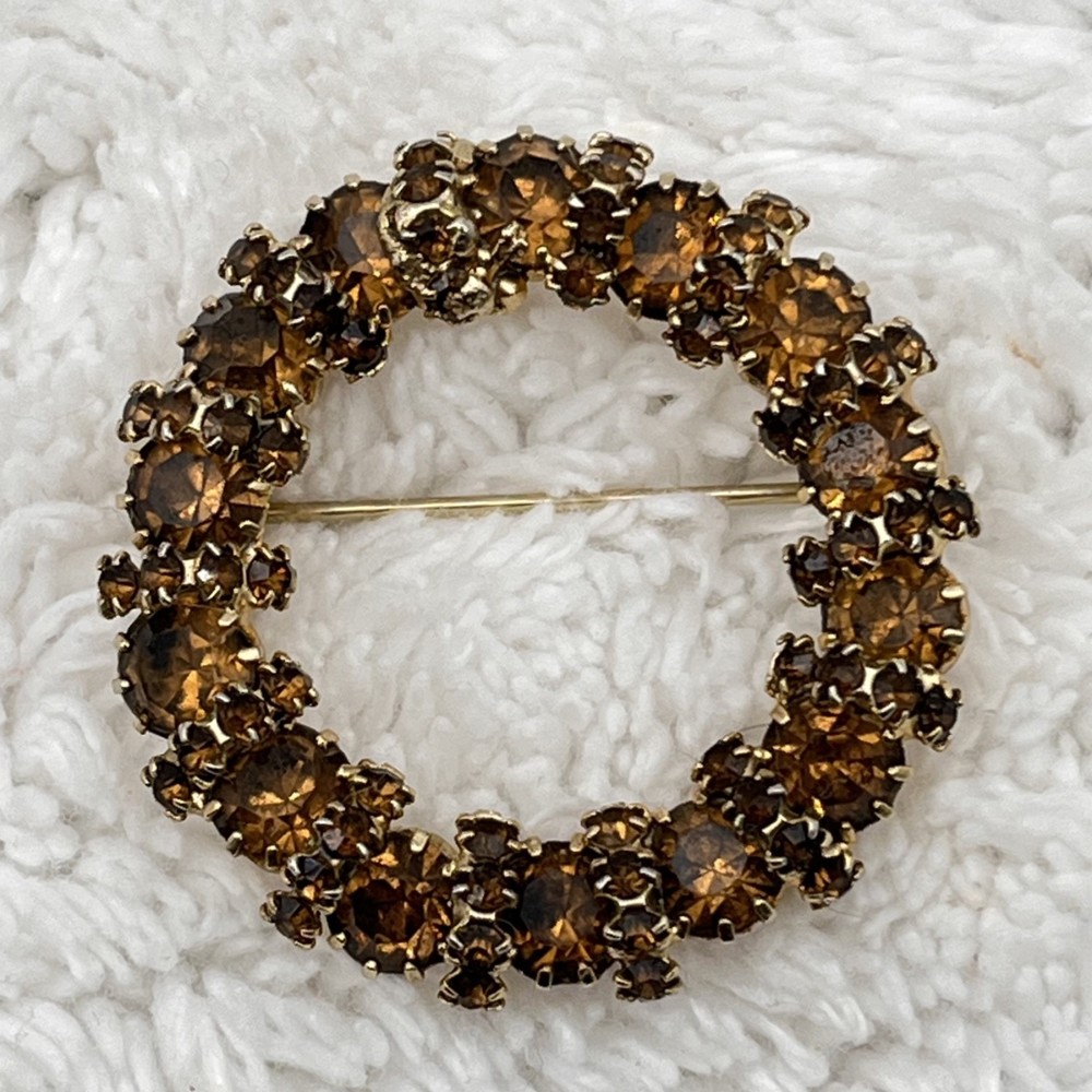 Vintage Brown Rhinestone Circle Brooch Sparkly Autumnal Glass Stones 1.5″
