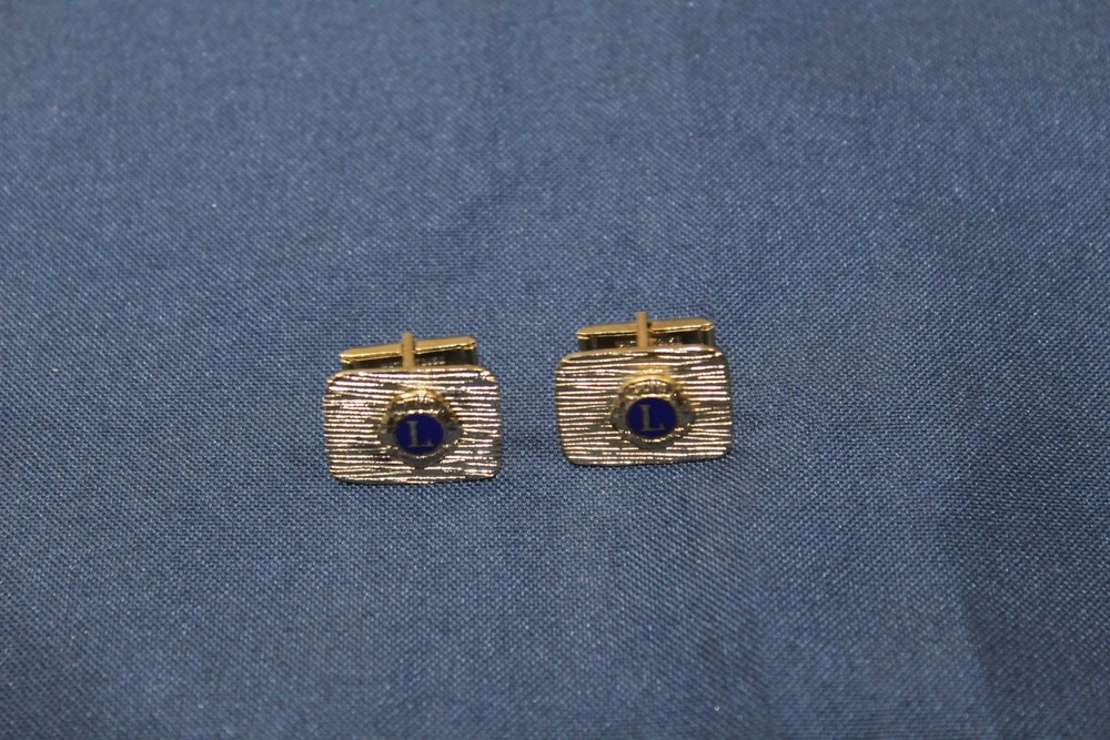 Collect Vintage Cufflinks Lions International Gold-Tone Alloy