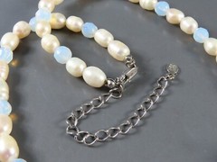 VTG CREAM PEARL NECKLACE Moon Glow Opalite Pendant BEADED w/CLUSTER ACCENT Blue