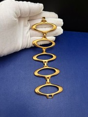 Vintage Crown Trifari Textured Gold Tone Oval Link Statement Bracelet Signed 6.7