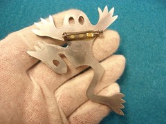 RATHER LARGE HANDCRAFTED ALUMINUM (or ALUMINUM ALLOY) BROOCH – “GHOST EYES’ FROG