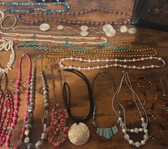 Over 9 Pounds Of Over 71 Individual Necklaces That Are Mostly Beaded And Vintage