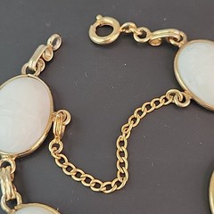 Vintage Scarab Bracelet White Milk Glass Egyptian Revival Oval Gold Tone 6.5″