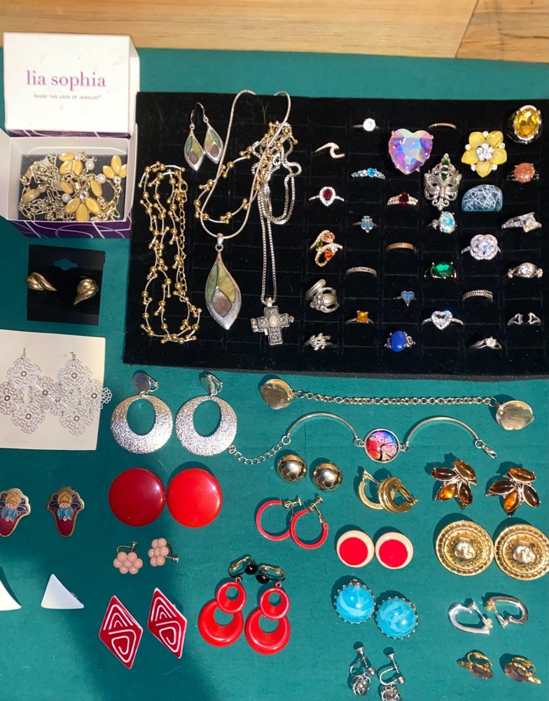 VINTAGE to Modern JEWELRY LOT 6 LBS 168 PCS RHINESTONE RING NECK WEARABLE #19
