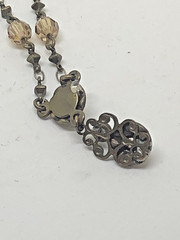 VTG LIZ PALACIOS CREAM COLOR PEARL W/COGNAC RHINESTONE/CRYSTAL DAINTY NECKLACE