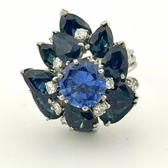 VINTAGE 1960’S 0.60 CTW DIAMOND + 11 CTW SAPPHIRE RING – 18K YG 14.74 GRAMS