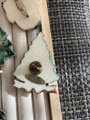Vintage Christmas Brooch Lot 8pc Resin Metal Clay Snowman Tree Santa Heart 1990s