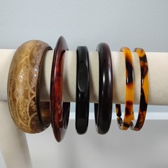 All Vintage Browns Bangle Bracelet Lot Wood Plastic Sz 7.5-8 Saucer Carved