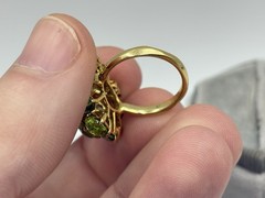 Vintage 18k Yellow Gold Faceted Peridot Green Garnet Cluster Cocktail Ring