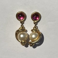 Vintage Gold Tone Pink Cabochon Faux Pearl Dangle Pierced Earrings Statement