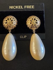 Vintage 1980s Faux Pearl Drop Clip On Earrings Large Gold Tone Runway Statement