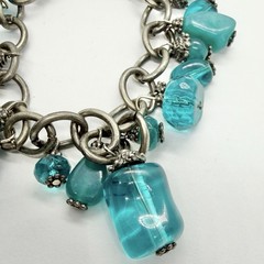 Vtg Bold Teal Resin Chunky Bead Charm Chain Cha Cha Statement Bracelet 7.5 Inch