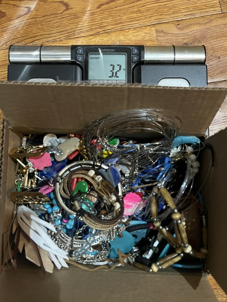 3lbs + Vintage/Modern Costume Jewelry Lots Mix Box Wearable Pieces