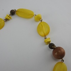 Vintage Plastic Resin Beaded Necklace Yellow Brown No Clasp