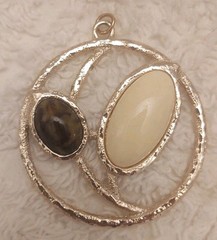 Vtg.1974 Sarah Coventry Desert Flower Pendant In Sarah Coventry Box Modern Boho