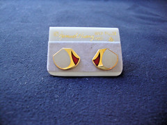 VINTAGE 1970s SAMUEL HUANG DESIGNER CLOISONNE RETRO MOD GRAY & RED STUD EARRINGS