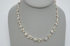 Vintage Necklace Silver Tone Rhinestone Flower Ivy 16″