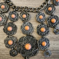Vintage silver-tone bib necklace w/ peach colored enamel stones 16 of 20 flowers