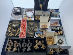Vintage Jewelry Lot All Avon Barrera KJL Simpson 33 Pc Statement Necklace Runway