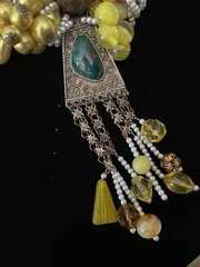 HUGE VINTAGE BROOCH HAND-WIRED GLASS BEADS Stone COLORFUL ATTRACTIVE FLOWER