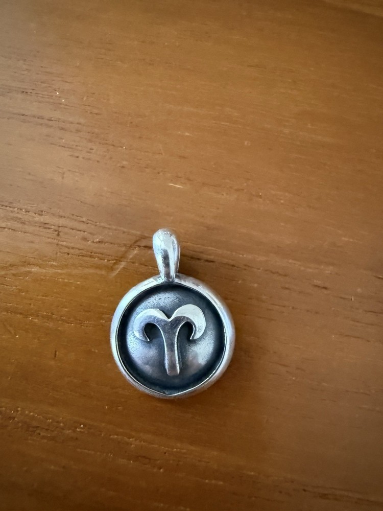 A Horoscope Aries Medallion Pendant sterling silver New 0.5”Diameter 3g