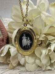 Maiden Cherub Angel Wedding jewelry Cameo Locket Pendant Necklace Gold Mom Gift