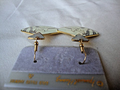 VINTAGE SAMUEL HUANG DESIGNER CLOISONNE ART NOUVEAU IRIS GRAY CREAM EARRINGS