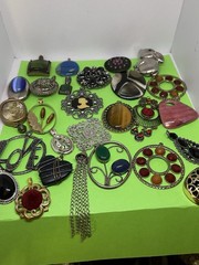 pendant lot gold tone silver tone brass multicolor stones vtg beautiful pieces