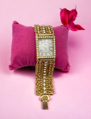 VTG Signed Inmode bracelet watch Gold-tone rhinestone chain retro mod 7″